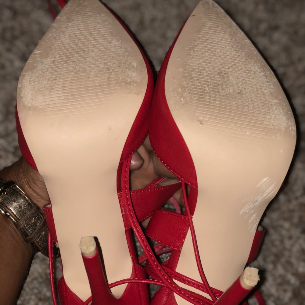 Red string up heels - Picture 2 of 4